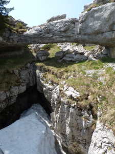 Arche de pierre, à Margériaz.