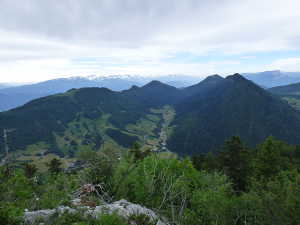 Pendant la montée, la vallée du Penon.
