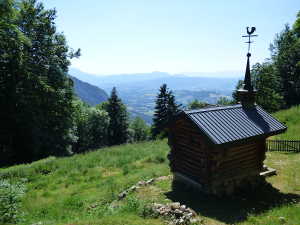 Petite chapelle sur le chemin du Semnoz.