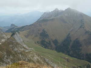 Alpage et chalet d'Orgeval. Pointe de la Sambuy et Chaurionde au dessus.
