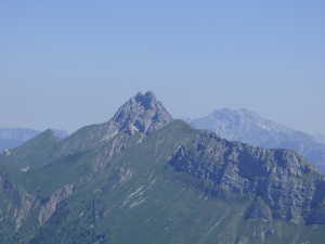 L'Arcalod et le mont de la Coche. En arriere-plan, la Tournette.