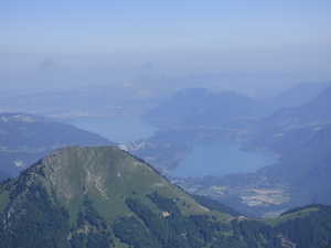 De Chaurionde, le lac d'Annecy. Et la pointe de Vélan, à gauche.