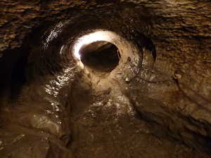 Le 'toboggan' de la grotte de Seythenex.