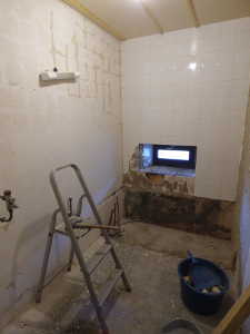 Démontage et évacuation de la baignoire.