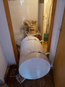 Démonté et posé au sol.