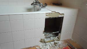 Démontage au niveau de la trappe d'accès.