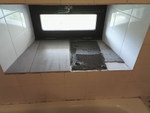 Pose de la faience de grand format.