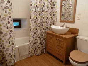 Salle de bains rénovée.