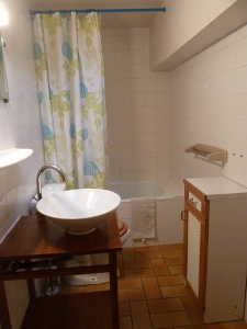 Salle de bains du studio.