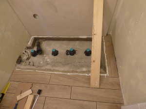 Juste avant la pose du receveur.