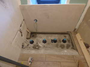 Préparation de la pose du receveur, avec les 4 plots centraux.