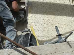 Découpe à la disqueuse.