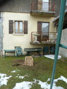 Coffrage des fondations des piliers.