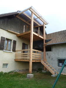 Pose des poteaux intermédiaires des gardes-corps (à l'étage).