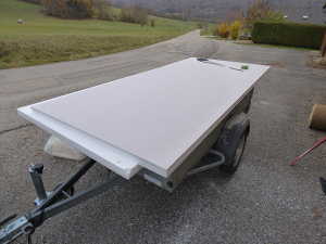 Le complexe isolant pour les retours intérieurs des fenêtres.