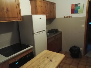 La cuisine du gite au RDC repeinte.