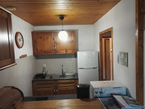 La cuisine du gite 81105 repeinte.