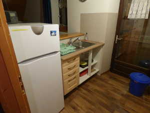 Coin évier. Reste à poser les portes.