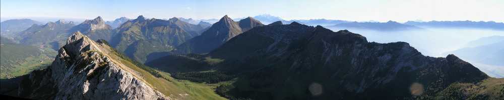 Vue du sommet de l'Arclusaz, en Savoie