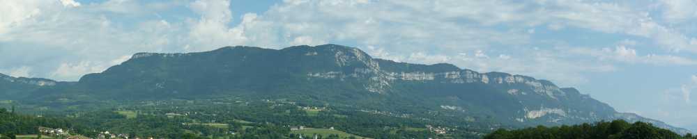 Le Revard - 1563 m - vue depuis la Biolle, plaine de l'Albanais - Massif des Bauges