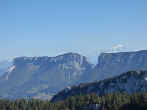 Le Granier ( avec l'éboulement de 2016) et col de l'Alpette depuis le petit Som.